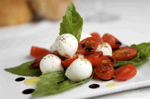 mozzarella di bufala на фестивале в Неаполе